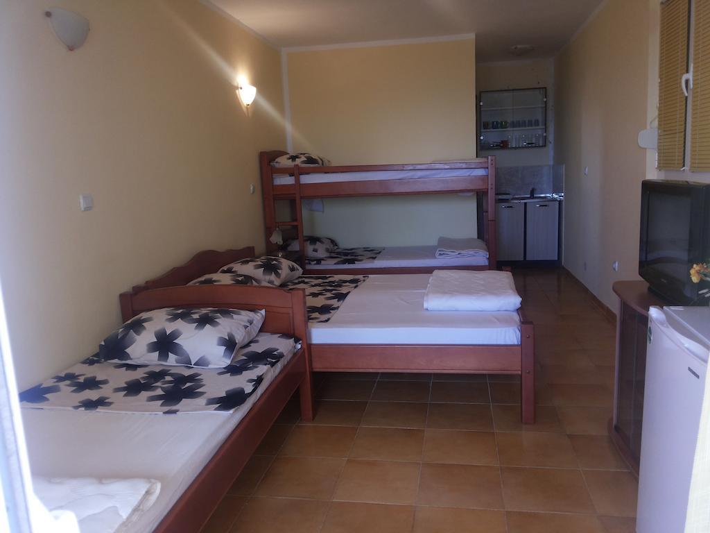 Apartments And Studios Anicic Utjeha Bilik gambar