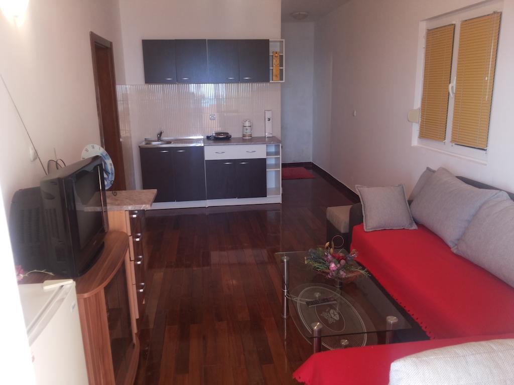Apartments And Studios Anicic Utjeha Bilik gambar